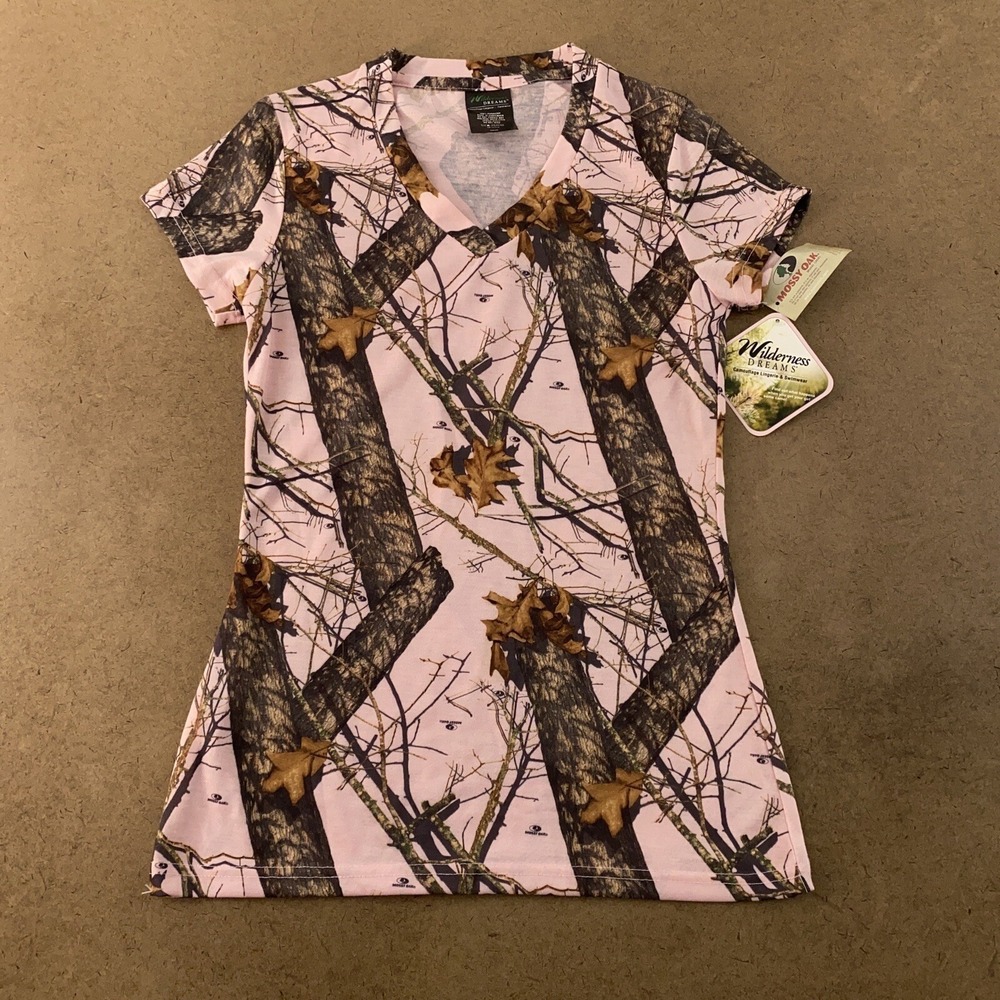 Wilderness Dreams Women's Size Small Pink Mossy Oak Camo V Neck Casual Tee NWT